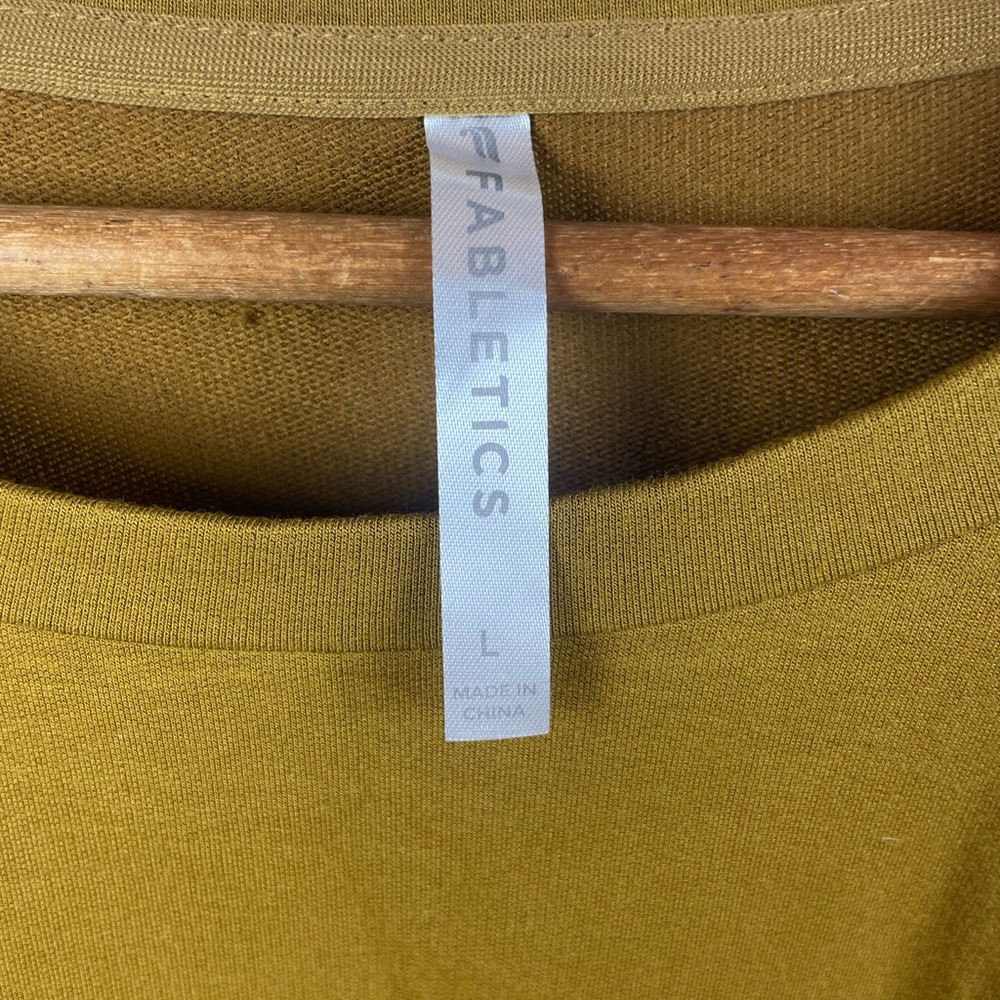 Fabletics Workout Pullover Size Large - image 3